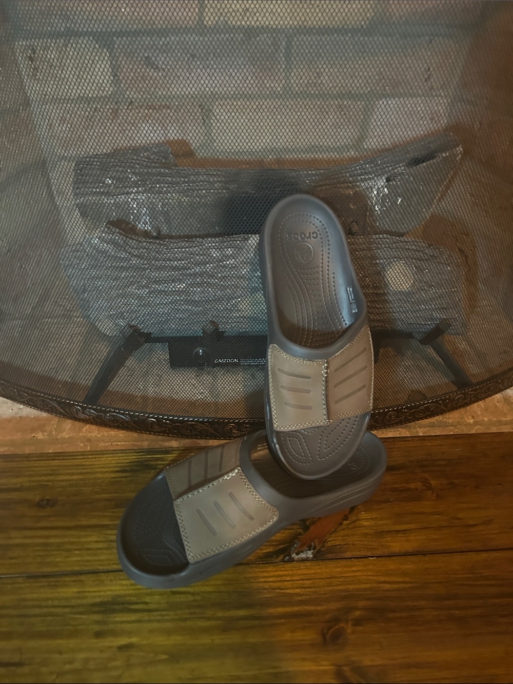 CROCS Men's Yukon Mesa
Slides Brown Sandal